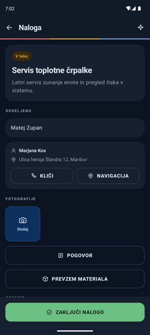 Podrobnosti opravila na telefonu: naslov, kontakt stranke ter gumba Kliči in Navigacija.